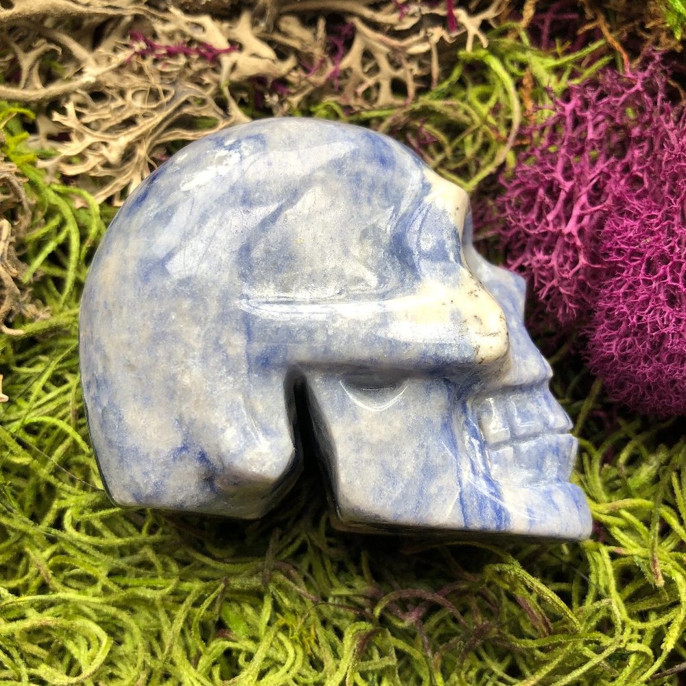 Sodalite Skull blue and white crystal skull - Picture 3 of 12